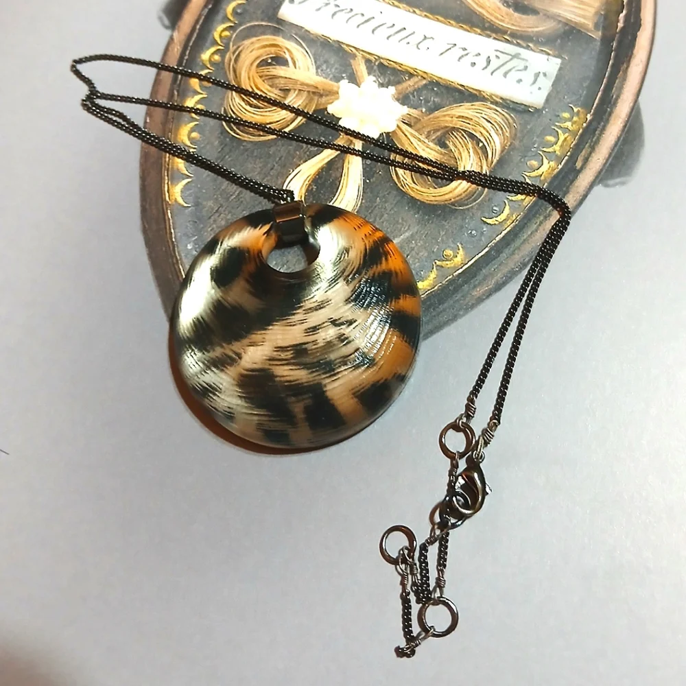 ALEXIS BITTAR Hand Carved Lucite Leopard Pendant Necklace - Picture 3 of 6